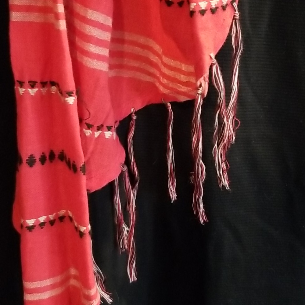 RED SCARF - Picture 2 of 5
